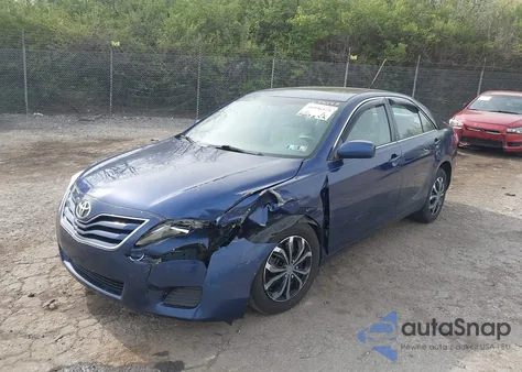 2011 Toyota Camry Le z USA, uszkodzony, nr VIN 4T1BF3EK3BU694547